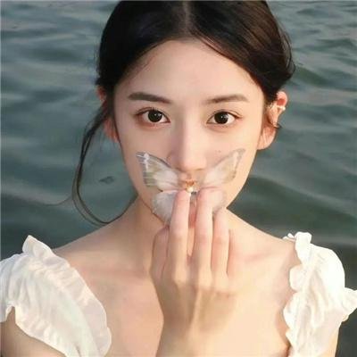 高岭之花爆雷后，大小姐在线排雷